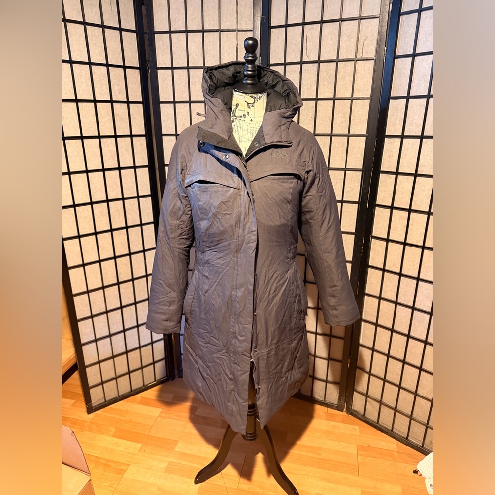 The North Face Metropolis Goose Down feathers Long Puffer Gray Hooded Puffer M